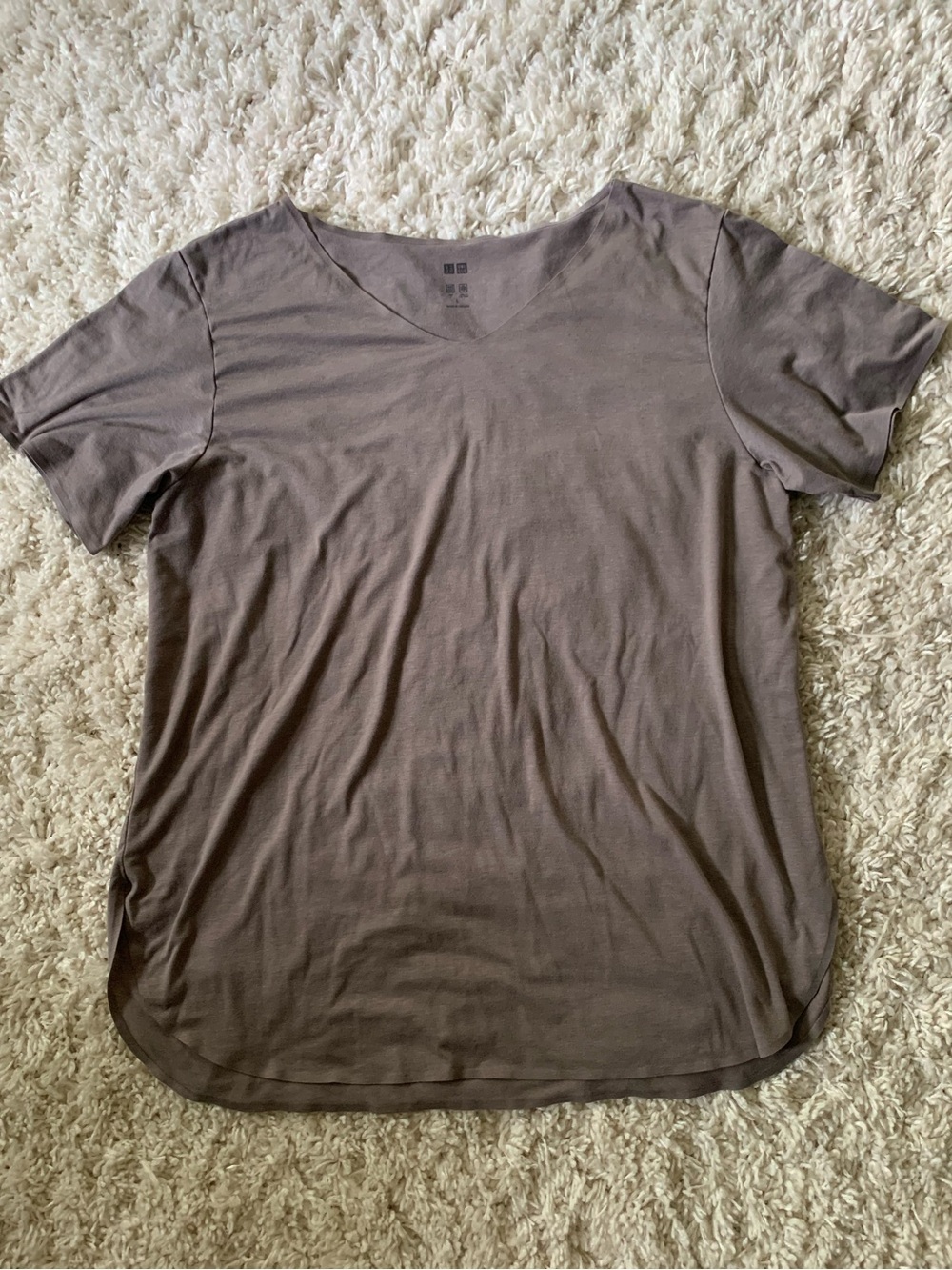 Uniqlo AIRism V-Neck Tee